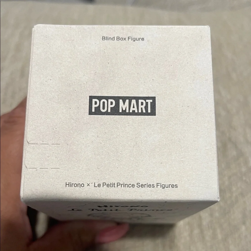 Pop Mart Hirono Le Petit Prince Collectible Box - Picture 4 of 4